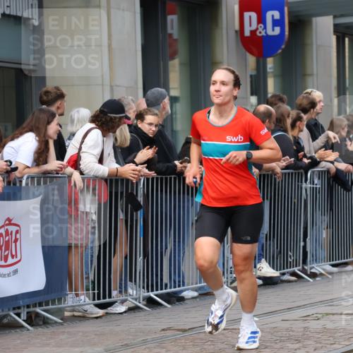 13.09.2026 - 21. swb-Marathon Bremen Strokosch-Dieckow http://msf.ph/oto/10387679 13.09.2026 12:56:47 Ziel 365, 573, 850, 3368, 5912, 6201, 7118, 7671, 901, 1212, 1288, 4936, 13224 meine-sportfotos.de