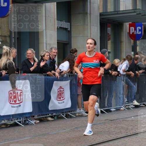 13.09.2026 - 21. swb-Marathon Bremen Strokosch-Dieckow http://msf.ph/oto/10387687 13.09.2026 12:56:48 Ziel 365, 573, 850, 3368, 5912, 6201, 7118, 7671, 901, 1212, 1288, 4936, 7118, 13224 meine-sportfotos.de