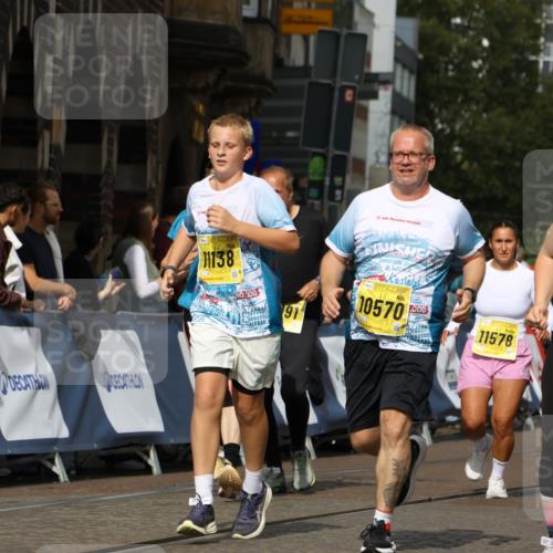 13.09.2026 - 21. swb-Marathon Bremen Strokosch-Dieckow http://msf.ph/oto/10387688 13.09.2026 11:09:12 Ziel 10217, 10399, 10455, 10469, 10599, 11011, 11053, 11074, 11358, 11421, 11434, 11531, 11710, 11718, 11812, 11905, 12256, 12353, 12438, 12517, 10314, 10556, 10664, 10686, 10694, 10769, 10823, 10981, 10983, 11225, 11764, 11882, 11883, 11914, 11915, 11995, 12322, 12491, 13607 meine-sportfotos.de