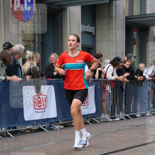 13.09.2026 - 21. swb-Marathon Bremen Strokosch-Dieckow http://msf.ph/oto/10387695 13.09.2026 12:56:48 Ziel 365, 573, 850, 3368, 5912, 6201, 7118, 7671, 901, 1212, 1288, 4936, 7118, 13224 meine-sportfotos.de