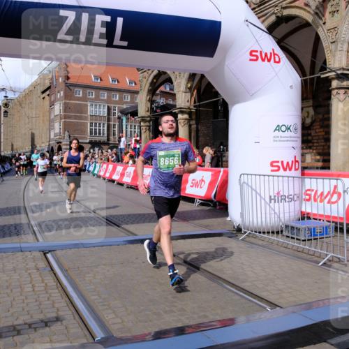 13.09.2026 - 21. swb-Marathon Bremen Tim E. http://msf.ph/oto/10387782 13.09.2026 13:28:25 Ziel 1343, 2977, 3114, 3334, 3480, 4506, 5360, 5889, 6182, 7926, 8188, 8656, 9145, 9167, 9168, 9543, 9738, 9881, 13069 meine-sportfotos.de