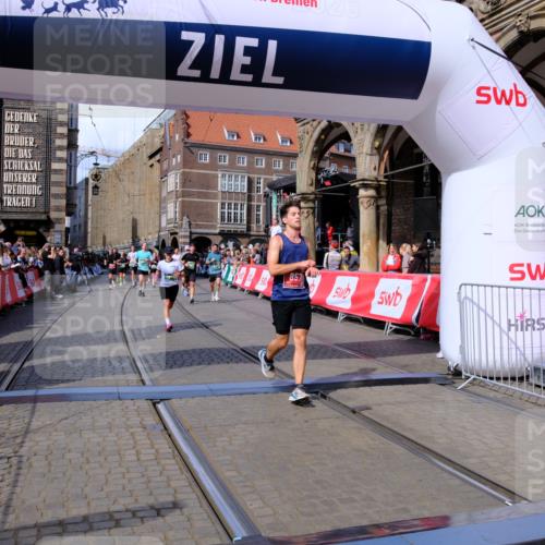 13.09.2026 - 21. swb-Marathon Bremen Tim E. http://msf.ph/oto/10387800 13.09.2026 13:28:26 Ziel 1343, 1460, 2977, 3114, 3334, 3480, 4506, 5250, 5360, 5889, 6182, 7926, 8656, 9167, 9168, 9543, 9738, 9881, 13069 meine-sportfotos.de