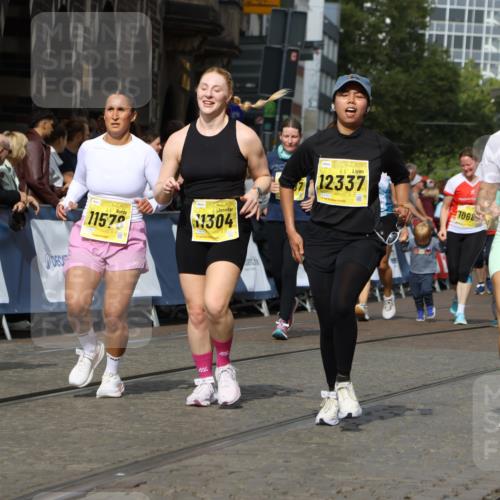 13.09.2026 - 21. swb-Marathon Bremen Strokosch-Dieckow http://msf.ph/oto/10387801 13.09.2026 11:09:16 Ziel 10217, 10455, 10469, 10570, 10599, 10630, 11011, 11053, 11074, 11138, 11434, 11531, 11812, 11905, 12192, 12256, 12353, 12438, 12517, 12554, 10556, 10664, 10694, 10769, 10823, 10981, 11225, 11882, 11883, 11914, 11915, 11995, 12322, 12474, 12491, 12532, 13607 meine-sportfotos.de