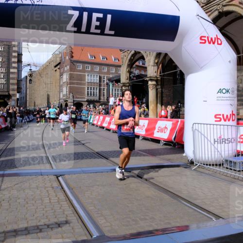 13.09.2026 - 21. swb-Marathon Bremen Tim E. http://msf.ph/oto/10387808 13.09.2026 13:28:27 Ziel 1343, 1460, 2977, 3114, 3334, 4506, 5250, 5360, 5889, 6182, 7926, 8656, 9167, 9168, 9543, 9738, 9881, 13069 meine-sportfotos.de