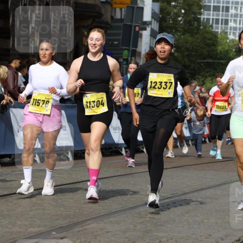 13.09.2026 - 21. swb-Marathon Bremen Strokosch-Dieckow http://msf.ph/oto/10387809 13.09.2026 11:09:16 Ziel 10217, 10455, 10469, 10570, 10599, 10630, 11011, 11053, 11074, 11138, 11434, 11531, 11812, 11905, 12192, 12256, 12353, 12438, 12517, 12554, 10556, 10664, 10694, 10769, 10823, 10981, 11225, 11882, 11883, 11914, 11915, 11995, 12322, 12474, 12491, 12532, 13607 meine-sportfotos.de