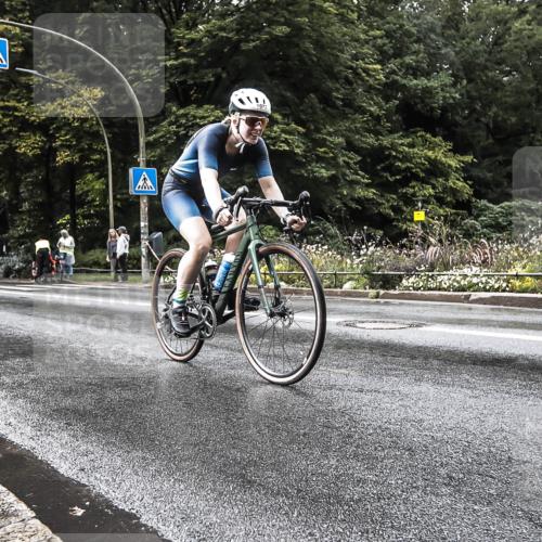 13.09.2026 - Stadtparktriathlon H.Heesch http://msf.ph/oto/10387830 13.09.2026 12:19:49 Radfahren 980, 1037, 1077 meine-sportfotos.de