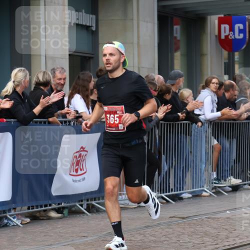 13.09.2026 - 21. swb-Marathon Bremen Strokosch-Dieckow http://msf.ph/oto/10387874 13.09.2026 12:57:15 Ziel 919, 1875, 2986, 4795, 6264, 365, 573, 850, 3368, 5912, 6201, 7671 meine-sportfotos.de