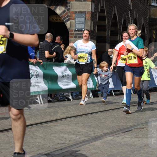 13.09.2026 - 21. swb-Marathon Bremen Strokosch-Dieckow http://msf.ph/oto/10387909 13.09.2026 11:09:21 Ziel 10217, 10321, 10455, 10570, 10599, 10630, 11011, 11053, 11074, 11091, 11138, 11304, 11434, 11531, 11578, 11812, 11905, 12155, 12192, 12337, 12353, 12438, 12554, 10386, 10424, 10556, 10712, 10769, 10823, 10981, 11192, 11225, 11883, 11914, 11937, 11995, 12322, 12409, 12474, 12532 meine-sportfotos.de