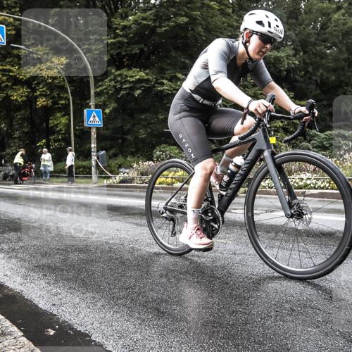 13.09.2026 - Stadtparktriathlon H.Heesch http://msf.ph/oto/10387922 13.09.2026 12:20:38 Radfahren 1007, 1072 meine-sportfotos.de