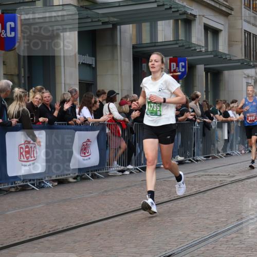 13.09.2026 - 21. swb-Marathon Bremen Strokosch-Dieckow http://msf.ph/oto/10387973 13.09.2026 12:57:21 Ziel 919, 2986, 4795, 6264, 365, 850, 1875, 3368, 5912 meine-sportfotos.de