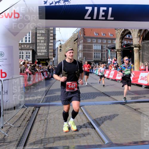 13.09.2026 - 21. swb-Marathon Bremen Tim E. http://msf.ph/oto/10387987 13.09.2026 13:28:35 Ziel 178, 210, 1380, 1460, 2047, 2977, 3114, 3294, 3334, 3597, 4506, 5250, 5360, 5889, 6182, 7926, 8429, 8570, 9064, 9167, 9168, 9543, 9549, 9738, 9881 meine-sportfotos.de