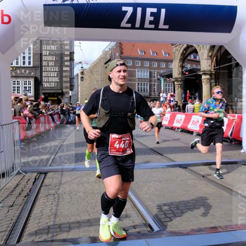 13.09.2026 - 21. swb-Marathon Bremen Tim E. http://msf.ph/oto/10388000 13.09.2026 13:28:36 Ziel 178, 210, 1380, 1460, 2047, 2977, 3114, 3294, 3334, 3597, 4250, 4506, 5250, 5360, 5683, 5889, 6182, 8429, 8570, 9064, 9167, 9168, 9543, 9549, 9738, 9881 meine-sportfotos.de