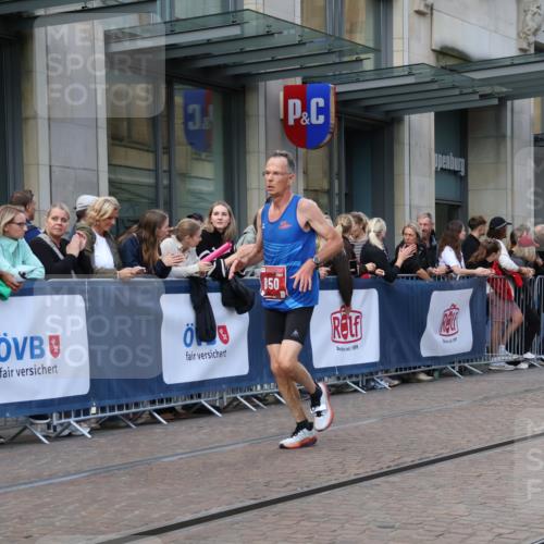 13.09.2026 - 21. swb-Marathon Bremen Strokosch-Dieckow http://msf.ph/oto/10388015 13.09.2026 12:57:24 Ziel 919, 4795, 850, 1875, 2986, 3368, 5912, 6264 meine-sportfotos.de