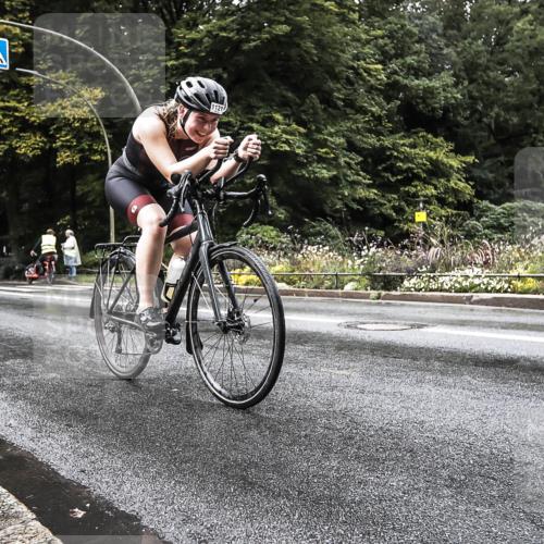 13.09.2026 - Stadtparktriathlon H.Heesch http://msf.ph/oto/10388048 13.09.2026 12:22:19 Radfahren 1057, 1121 meine-sportfotos.de