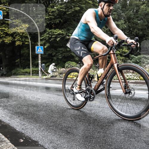 13.09.2026 - Stadtparktriathlon H.Heesch http://msf.ph/oto/10388066 13.09.2026 12:22:39 Radfahren 966, 983, 1068, 1140 meine-sportfotos.de