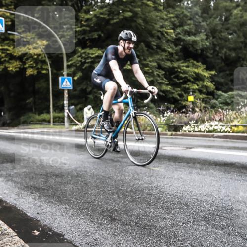 13.09.2026 - Stadtparktriathlon H.Heesch http://msf.ph/oto/10388086 13.09.2026 12:22:59 Radfahren 932, 1026, 1135 meine-sportfotos.de