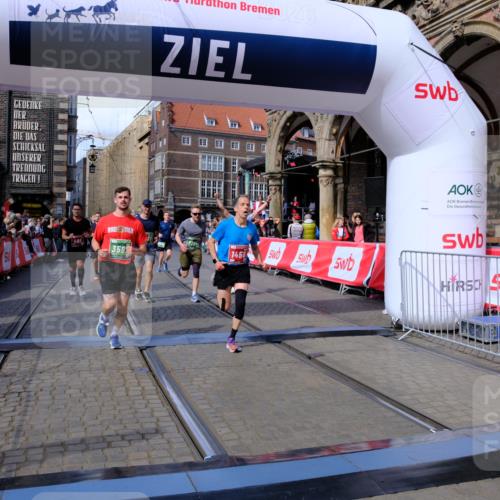 13.09.2026 - 21. swb-Marathon Bremen Tim E. http://msf.ph/oto/10388087 13.09.2026 13:28:43 Ziel 178, 210, 1239, 1380, 1460, 2047, 2764, 2977, 3028, 3294, 3597, 4250, 5250, 5683, 5889, 8429, 8483, 8570, 9064, 9549 meine-sportfotos.de