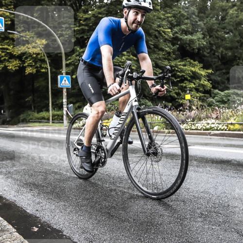 13.09.2026 - Stadtparktriathlon H.Heesch http://msf.ph/oto/10388093 13.09.2026 12:23:11 Radfahren 1049, 1059 meine-sportfotos.de