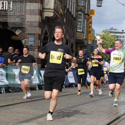 13.09.2026 - 21. swb-Marathon Bremen Strokosch-Dieckow http://msf.ph/oto/10388113 13.09.2026 11:09:32 Ziel 10314, 10321, 10570, 10630, 10664, 10686, 10694, 10983, 11091, 11138, 11304, 11578, 11764, 11882, 11915, 11987, 12155, 12192, 12337, 12491, 12554, 13607, 10234, 10386, 10417, 10424, 10696, 10712, 10785, 10990, 10991, 11192, 11937, 12409, 12449 meine-sportfotos.de
