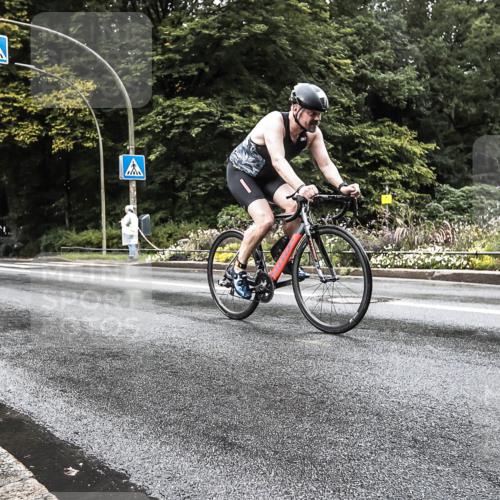 13.09.2026 - Stadtparktriathlon H.Heesch http://msf.ph/oto/10388125 13.09.2026 12:24:25 Radfahren 965, 1025, 1053 meine-sportfotos.de