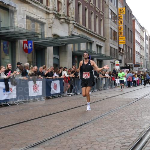 13.09.2026 - 21. swb-Marathon Bremen Strokosch-Dieckow http://msf.ph/oto/10388131 13.09.2026 12:57:45 Ziel 1323, 1604, 1717, 2073, 2099, 9065, 919, 1875, 2986, 4795, 6264 meine-sportfotos.de