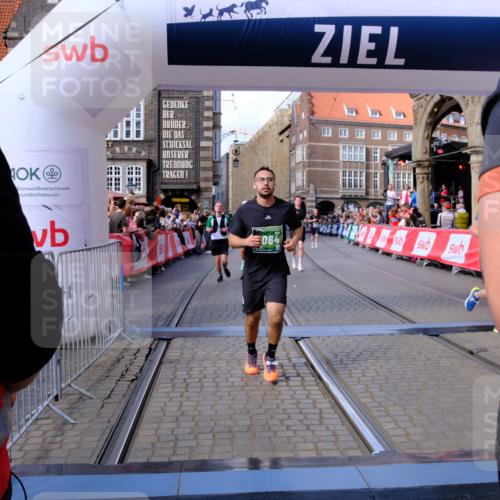 13.09.2026 - 21. swb-Marathon Bremen Tim E. http://msf.ph/oto/10388141 13.09.2026 13:28:46 Ziel 178, 210, 613, 1239, 1380, 1460, 1914, 2047, 2764, 3028, 3294, 3597, 4250, 5250, 5683, 6914, 6957, 8429, 8483, 8570, 8938, 9064, 9549 meine-sportfotos.de