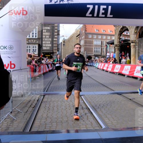13.09.2026 - 21. swb-Marathon Bremen Tim E. http://msf.ph/oto/10388146 13.09.2026 13:28:46 Ziel 178, 210, 613, 1239, 1380, 1460, 1914, 2047, 2764, 3028, 3294, 3597, 4250, 5250, 5683, 6914, 6957, 8429, 8483, 8570, 8938, 9064, 9549 meine-sportfotos.de