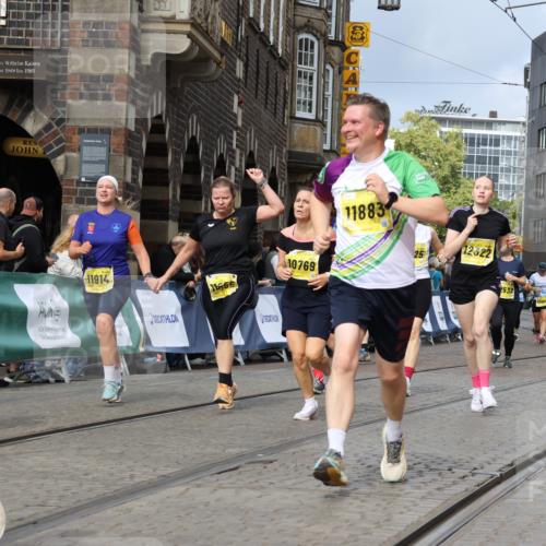 13.09.2026 - 21. swb-Marathon Bremen Strokosch-Dieckow http://msf.ph/oto/10388169 13.09.2026 11:09:33 Ziel 10314, 10321, 10570, 10630, 10664, 10686, 10694, 10983, 11091, 11138, 11304, 11578, 11764, 11882, 11883, 11915, 11987, 12155, 12192, 12337, 12491, 12554, 13607, 10234, 10386, 10417, 10424, 10696, 10712, 10737, 10785, 10990, 10991, 11192, 11937, 12409, 12449 meine-sportfotos.de
