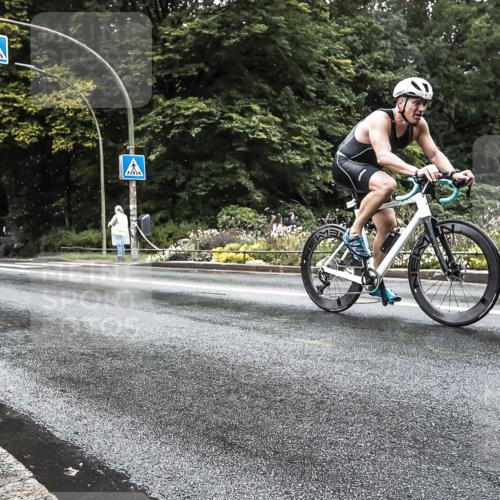 13.09.2026 - Stadtparktriathlon H.Heesch http://msf.ph/oto/10388190 13.09.2026 12:25:44 Radfahren 951, 974 meine-sportfotos.de