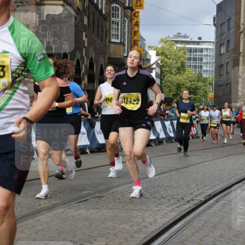 13.09.2026 - 21. swb-Marathon Bremen Strokosch-Dieckow http://msf.ph/oto/10388201 13.09.2026 11:09:34 Ziel 10314, 10321, 10570, 10630, 10664, 10686, 10694, 10823, 10983, 11091, 11138, 11304, 11578, 11764, 11882, 11883, 11915, 11987, 11995, 12155, 12322, 12337, 12491, 12554, 13607, 10234, 10386, 10417, 10645, 10696, 10712, 10737, 10785, 10990, 10991, 11937, 12409, 12449 meine-sportfotos.de