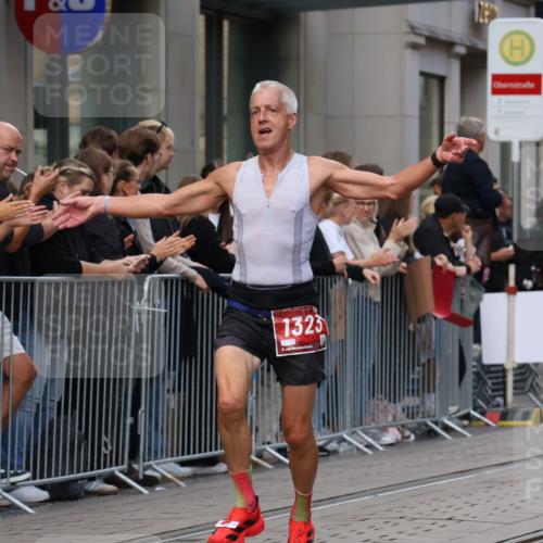 13.09.2026 - 21. swb-Marathon Bremen Strokosch-Dieckow http://msf.ph/oto/10388207 13.09.2026 12:58:09 Ziel 346, 1379, 1472, 1604, 1717, 2049, 5672, 6198, 8311, 8394, 1323, 2073, 2099, 9065 meine-sportfotos.de