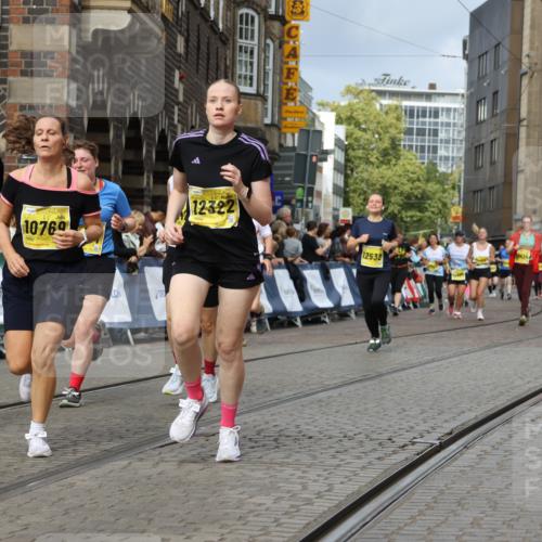 13.09.2026 - 21. swb-Marathon Bremen Strokosch-Dieckow http://msf.ph/oto/10388246 13.09.2026 11:09:35 Ziel 10314, 10321, 10556, 10570, 10630, 10664, 10686, 10694, 10769, 10823, 10983, 11091, 11138, 11304, 11578, 11764, 11882, 11883, 11914, 11915, 11987, 11995, 12155, 12322, 12337, 12491, 13607, 10234, 10386, 10417, 10645, 10696, 10737, 10785, 10990, 10991, 12449 meine-sportfotos.de