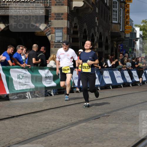 13.09.2026 - 21. swb-Marathon Bremen Strokosch-Dieckow http://msf.ph/oto/10388253 13.09.2026 11:09:37 Ziel 10314, 10321, 10556, 10664, 10686, 10694, 10769, 10823, 10981, 10983, 11091, 11225, 11304, 11578, 11764, 11882, 11883, 11914, 11915, 11987, 11995, 12155, 12322, 12337, 12491, 13607, 10234, 10417, 10645, 10696, 10737, 10785, 10990, 10991, 11383, 11437, 12449 meine-sportfotos.de