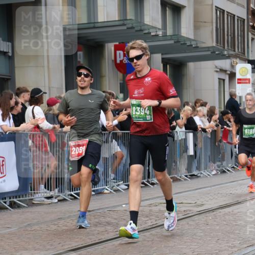 13.09.2026 - 21. swb-Marathon Bremen Strokosch-Dieckow http://msf.ph/oto/10388282 13.09.2026 12:58:14 Ziel 346, 1472, 2049, 5672, 6198, 8311, 8394, 1323, 1379, 1604, 1717, 2073, 2099, 9065 meine-sportfotos.de