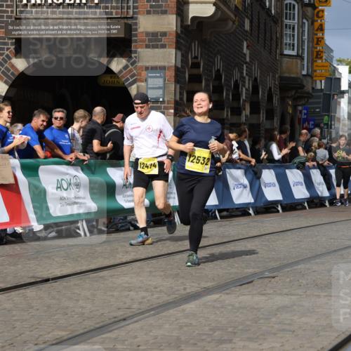 13.09.2026 - 21. swb-Marathon Bremen Strokosch-Dieckow http://msf.ph/oto/10388292 13.09.2026 11:09:38 Ziel 10314, 10556, 10664, 10686, 10694, 10769, 10823, 10981, 10983, 11091, 11225, 11304, 11578, 11764, 11882, 11883, 11914, 11915, 11987, 11995, 12155, 12322, 12337, 12491, 13607, 10234, 10417, 10645, 10696, 10737, 10785, 10990, 10991, 11383, 11437, 12449 meine-sportfotos.de
