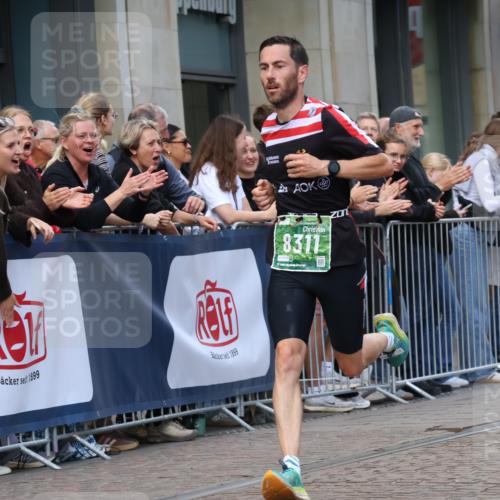 13.09.2026 - 21. swb-Marathon Bremen Strokosch-Dieckow http://msf.ph/oto/10388338 13.09.2026 12:58:18 Ziel 346, 2049, 5672, 6198, 6929, 8311, 8394, 1323, 1379, 1472, 1604, 1717, 2073, 2099, 9065 meine-sportfotos.de