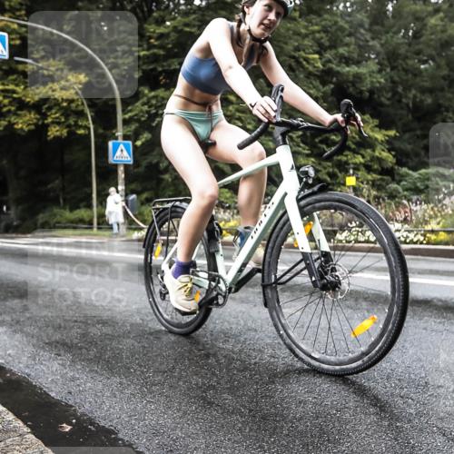 13.09.2026 - Stadtparktriathlon H.Heesch http://msf.ph/oto/10388352 13.09.2026 12:28:12 Radfahren 999, 1056, 1138, 1152 meine-sportfotos.de