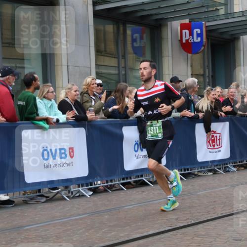 13.09.2026 - 21. swb-Marathon Bremen Strokosch-Dieckow http://msf.ph/oto/10388355 13.09.2026 12:58:19 Ziel 346, 1576, 2049, 5672, 6198, 6929, 8311, 8394, 1379, 1472, 1604, 1717, 2073, 2099, 9065 meine-sportfotos.de