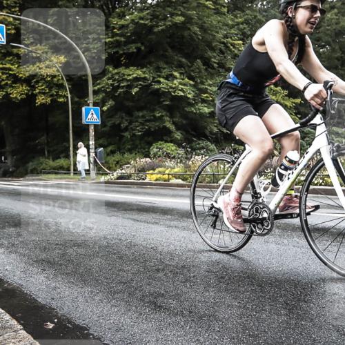 13.09.2026 - Stadtparktriathlon H.Heesch http://msf.ph/oto/10388372 13.09.2026 12:28:49 Radfahren 1081, 1088 meine-sportfotos.de