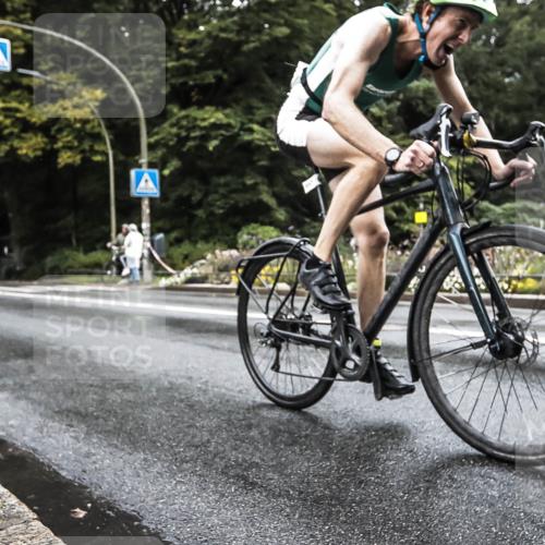 13.09.2026 - Stadtparktriathlon H.Heesch http://msf.ph/oto/10388399 13.09.2026 12:29:20 Radfahren 957, 1076 meine-sportfotos.de