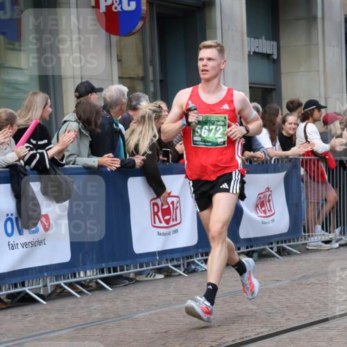 13.09.2026 - 21. swb-Marathon Bremen Strokosch-Dieckow http://msf.ph/oto/10388411 13.09.2026 12:58:23 Ziel 346, 1576, 2049, 3624, 5672, 6198, 6929, 8065, 8311, 8394, 1379, 1472, 1604, 1717, 2073, 2099, 9065 meine-sportfotos.de