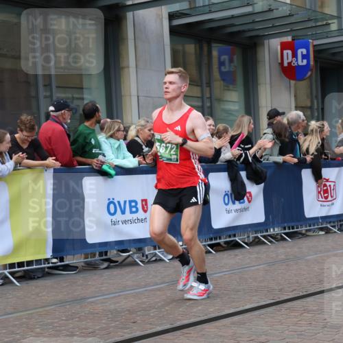13.09.2026 - 21. swb-Marathon Bremen Strokosch-Dieckow http://msf.ph/oto/10388424 13.09.2026 12:58:24 Ziel 346, 1576, 2049, 3624, 5672, 6198, 6929, 8065, 8311, 8394, 1379, 1472, 1604, 1717, 2073, 2099, 6198, 8394 meine-sportfotos.de