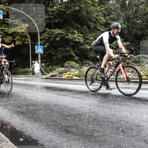 13.09.2026 - Stadtparktriathlon H.Heesch http://msf.ph/oto/10388459 13.09.2026 12:30:07 Radfahren 1040, 1109, 1118 meine-sportfotos.de