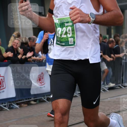 13.09.2026 - 21. swb-Marathon Bremen Strokosch-Dieckow http://msf.ph/oto/10388498 13.09.2026 12:58:30 Ziel 1576, 2049, 3624, 4847, 5672, 6929, 8065, 9329, 346, 1379, 1472, 1604, 1717, 6198, 8311, 8394 meine-sportfotos.de