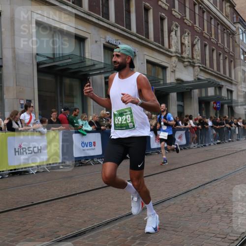 13.09.2026 - 21. swb-Marathon Bremen Strokosch-Dieckow http://msf.ph/oto/10388504 13.09.2026 12:58:31 Ziel 1118, 1576, 2049, 3624, 4847, 5672, 6929, 8065, 8994, 9329, 346, 1379, 1472, 1604, 1717, 6198, 8311, 8394 meine-sportfotos.de