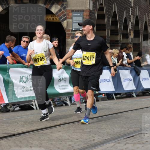 13.09.2026 - 21. swb-Marathon Bremen Strokosch-Dieckow http://msf.ph/oto/10388506 13.09.2026 11:09:49 Ziel 10386, 10424, 10556, 10664, 10694, 10712, 10769, 10823, 10981, 11192, 11225, 11882, 11883, 11914, 11915, 11937, 11995, 12322, 12409, 12474, 12532, 13607, 10299, 10435, 10751, 11119, 11383, 11437, 11441 meine-sportfotos.de