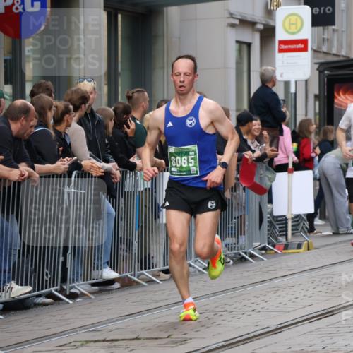 13.09.2026 - 21. swb-Marathon Bremen Strokosch-Dieckow http://msf.ph/oto/10388531 13.09.2026 12:58:35 Ziel 1118, 1576, 3624, 4399, 4847, 6929, 8065, 8994, 9120, 9329, 346, 1379, 1472, 1604, 1717, 2049, 5672, 6198, 8311, 8394 meine-sportfotos.de
