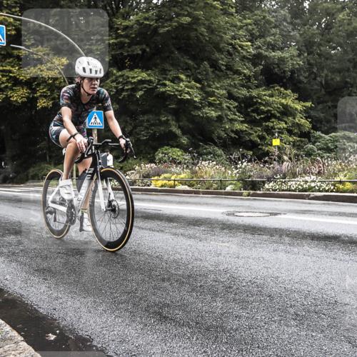 13.09.2026 - Stadtparktriathlon H.Heesch http://msf.ph/oto/10388540 13.09.2026 12:31:46 Radfahren 977, 1044, 1084, 1111 meine-sportfotos.de
