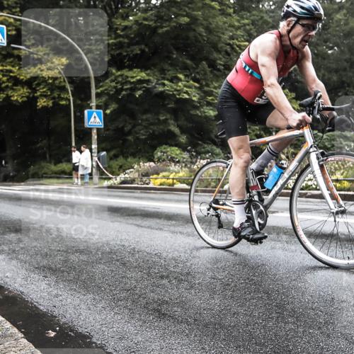 13.09.2026 - Stadtparktriathlon H.Heesch http://msf.ph/oto/10388546 13.09.2026 12:31:52 Radfahren 932, 977 meine-sportfotos.de