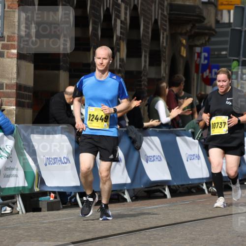 13.09.2026 - 21. swb-Marathon Bremen Strokosch-Dieckow http://msf.ph/oto/10388550 13.09.2026 11:09:53 Ziel 10234, 10386, 10417, 10424, 10556, 10696, 10712, 10769, 10785, 10823, 10981, 10990, 10991, 11192, 11225, 11883, 11914, 11937, 11995, 12322, 12409, 12474, 12532, 10299, 10435, 10751, 11119, 11441, 12207 meine-sportfotos.de
